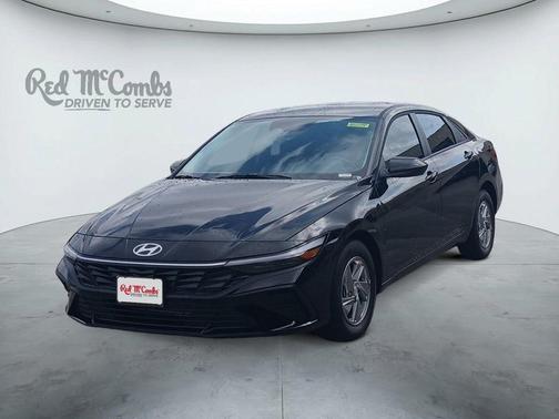 Black 2026 Hyundai ELANTRA SE