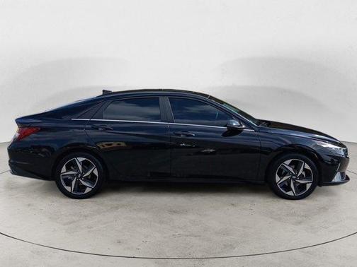 2023 Hyundai ELANTRA HEV Limited