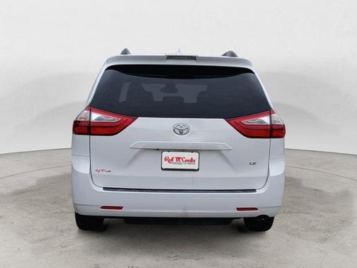 2018 Toyota Sienna LE