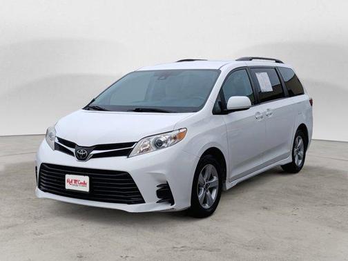 2018 Toyota Sienna LE