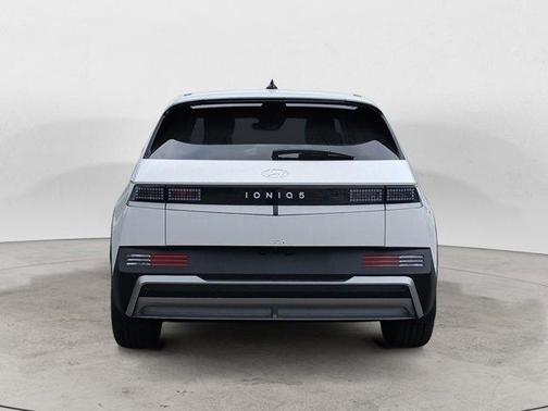 2026 Hyundai IONIQ 5 SE