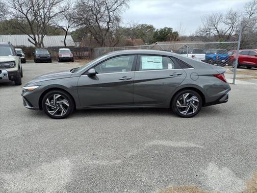 2025 Hyundai ELANTRA SEL Convenience