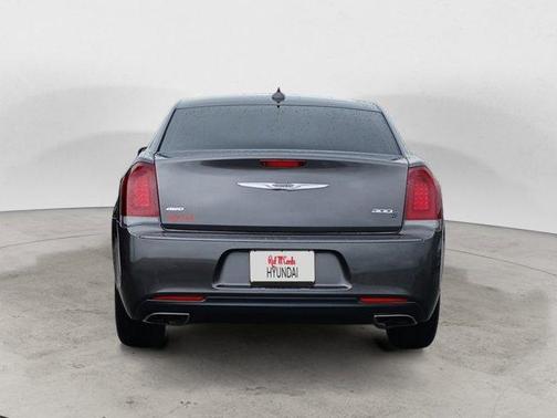 2019 Chrysler 300 S