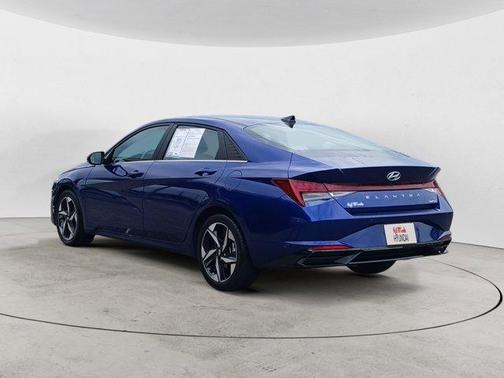 2022 Hyundai ELANTRA Limited