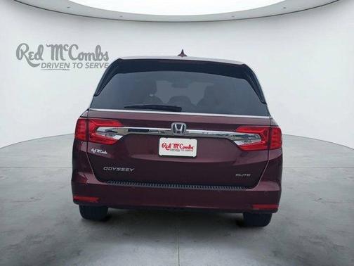 Deep Scarlet Pearl 2019 Honda Odyssey Elite