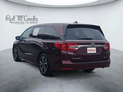 Deep Scarlet Pearl 2019 Honda Odyssey Elite