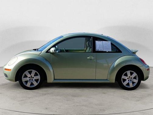 2007 Volkswagen New Beetle 