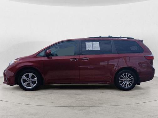 2018 Toyota Sienna XLE Premium