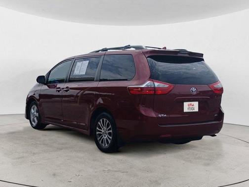 2018 Toyota Sienna XLE Premium