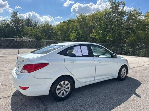 Century White 2016 Hyundai Accent SE