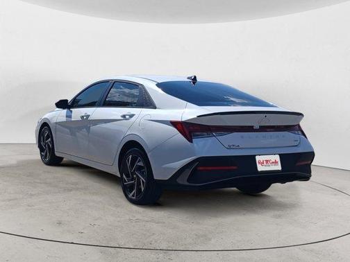 2025 Hyundai ELANTRA HEV SEL