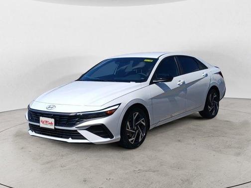 2025 Hyundai ELANTRA HEV SEL