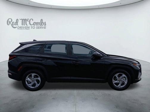 Black Pearl 2024 Hyundai TUCSON SE