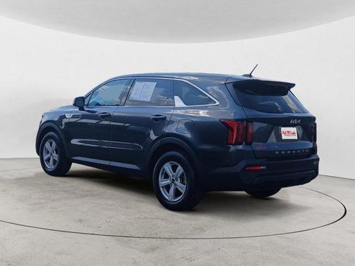 2022 Kia Sorento LX