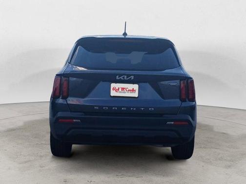 2022 Kia Sorento LX