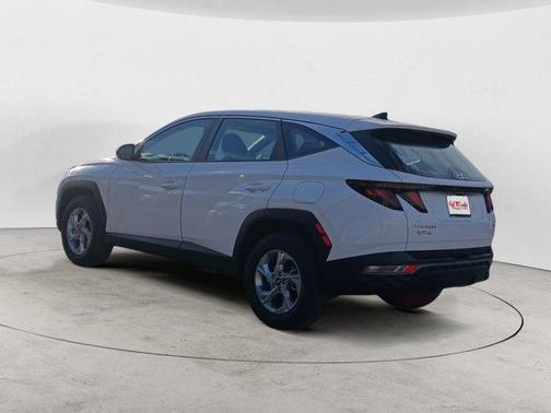 2023 Hyundai TUCSON SE