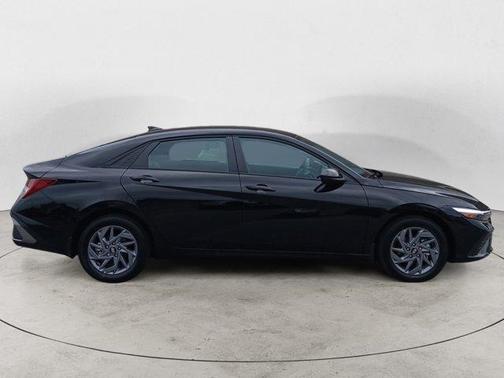 2025 Hyundai ELANTRA HEV Blue