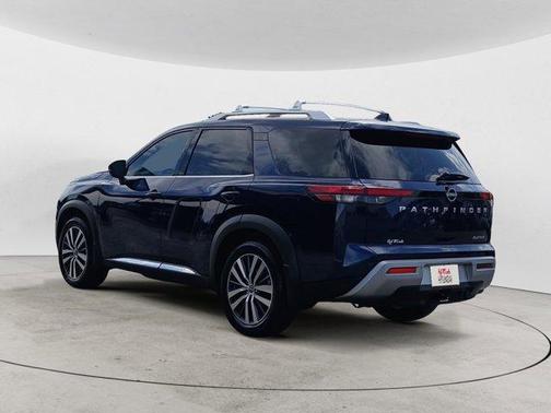 2022 Nissan Pathfinder Platinum