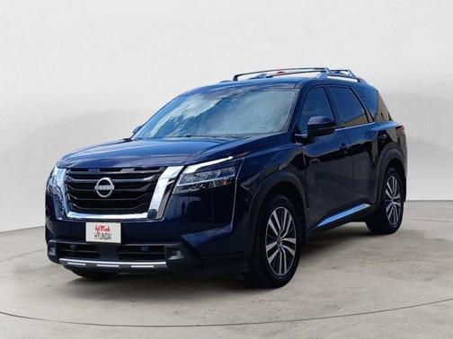 2022 Nissan Pathfinder Platinum