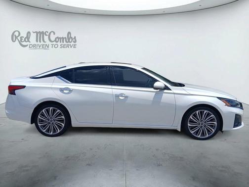 White 2024 Nissan Altima 2.5 SL