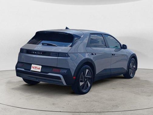 2025 Hyundai IONIQ 5 SE Standard Range