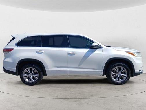 Blizzard Pearl 2014 Toyota Highlander LE Plus
