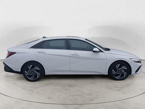 2025 Hyundai ELANTRA HEV Limited
