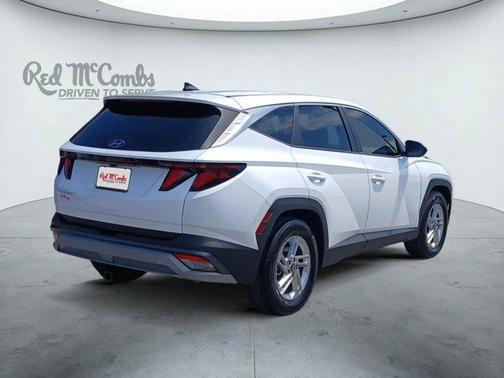 White Pearl 2025 Hyundai TUCSON SE