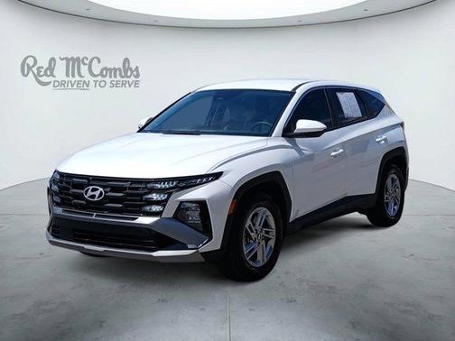 White Pearl 2025 Hyundai TUCSON SE