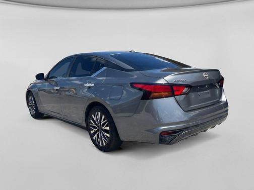 Gun Metallic 2024 Nissan Altima 2.5 SV