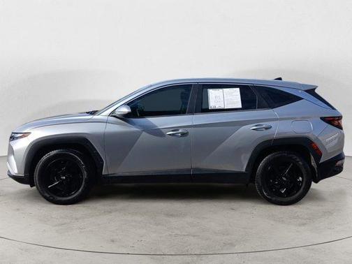 2022 Hyundai TUCSON SE