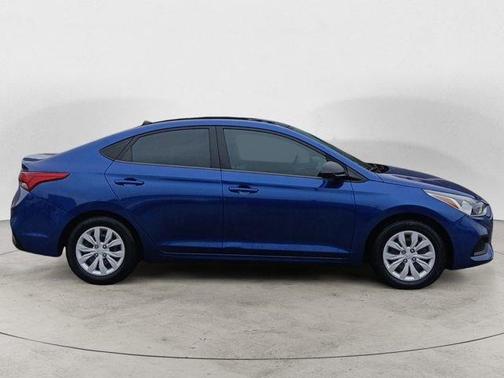 2022 Hyundai Accent SE