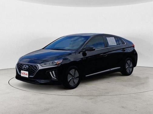 2022 Hyundai IONIQ Hybrid SE
