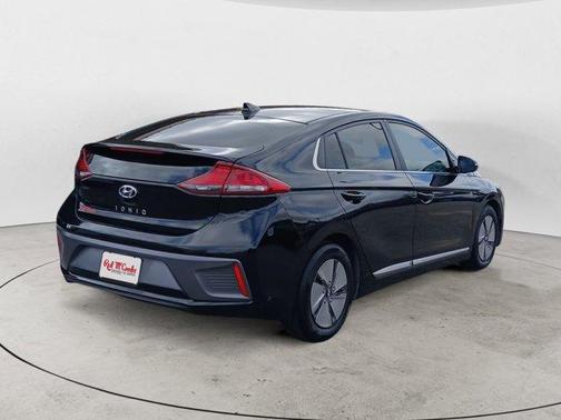 2022 Hyundai IONIQ Hybrid SE