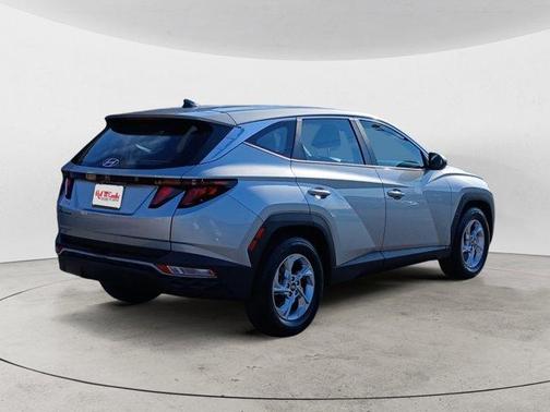 2023 Hyundai TUCSON SE