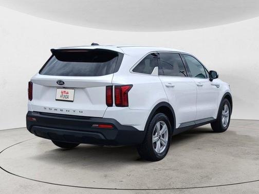 2021 Kia Sorento LX
