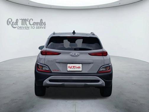 Silver Black 2022 Hyundai KONA SEL