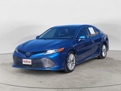 2020 Toyota Camry Hybrid XLE