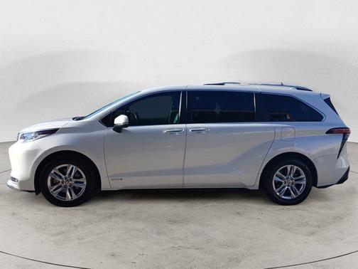 2021 Toyota Sienna 