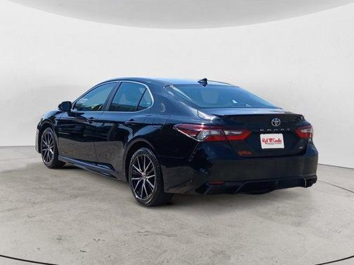 Midnight Black Metallic 2022 Toyota Camry SE