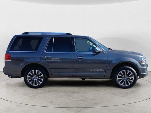 2015 Lincoln Navigator Base