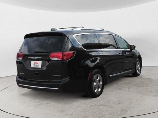2018 Chrysler Pacifica Hybrid Touring L