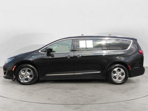 2018 Chrysler Pacifica Hybrid Touring L