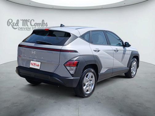 Cyber Gray Metallic 2025 Hyundai KONA SE