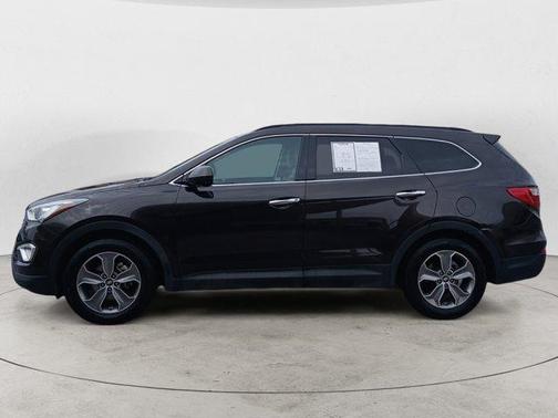 2016 Hyundai SANTA FE SE