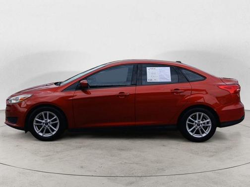 Hot Pepper Red Metallic Tinted Clearcoat 2018 Ford Focus SE