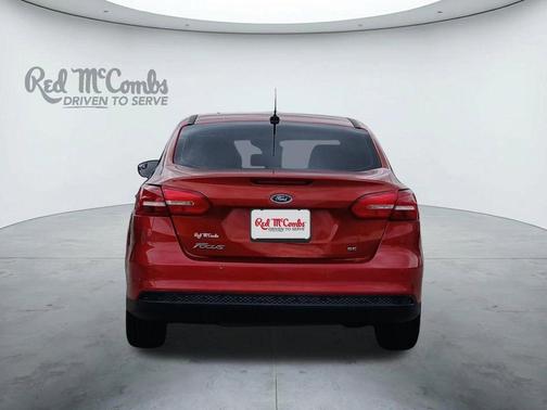 Hot Pepper Red Metallic Tinted Clearcoat 2018 Ford Focus SE