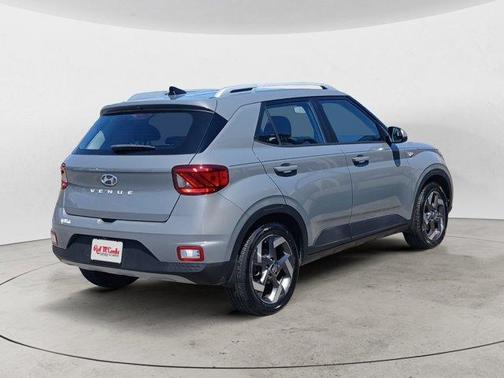 2022 Hyundai VENUE SEL