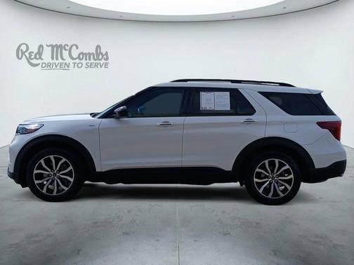 White Metallic 2024 Ford Explorer ST-Line