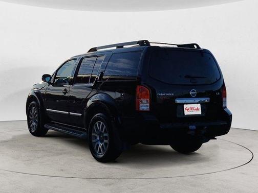 2012 Nissan Pathfinder LE